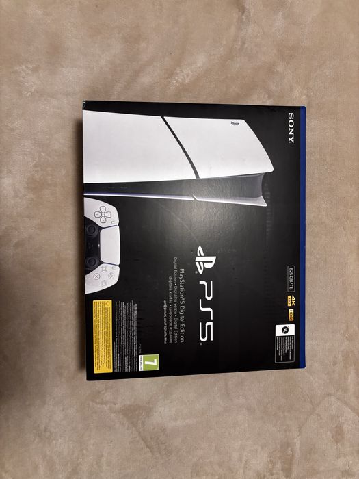 PS5 Digital + pad + pudełko | Stan bdb |