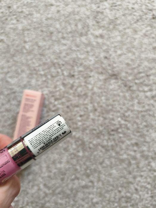 Viralowy olejek do ust Rossmann plus błyszczyk Bell