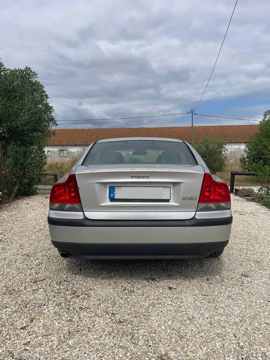 Volvo S60 2.3cc T5 250cv origem (Ler Descrição)