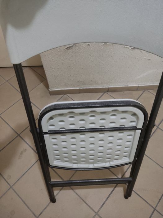Cadeira branca de fechar