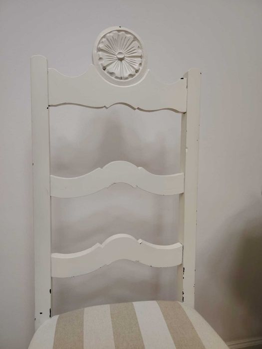 Cadeira - restaurada e forrada