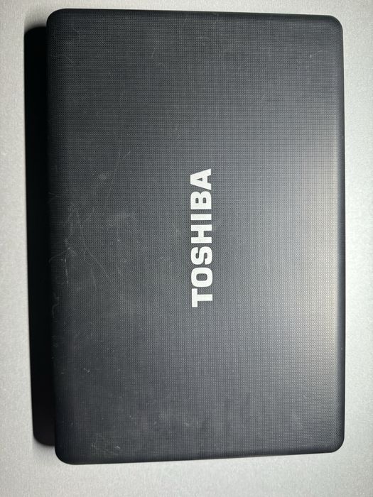 Ноутбук Toshiba Satellite (Core 2 duo, 4gb RAM, під запчастини)