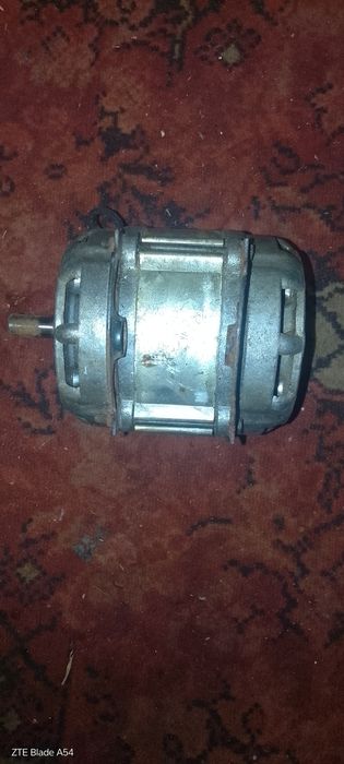 Продам Мотор 230в