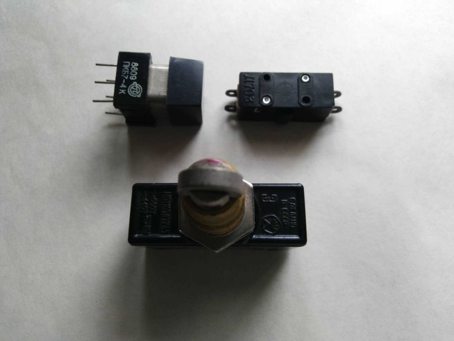 Микропереключатель МП1105, Д703, переключатель кнопочный ПКБ7-4К новые