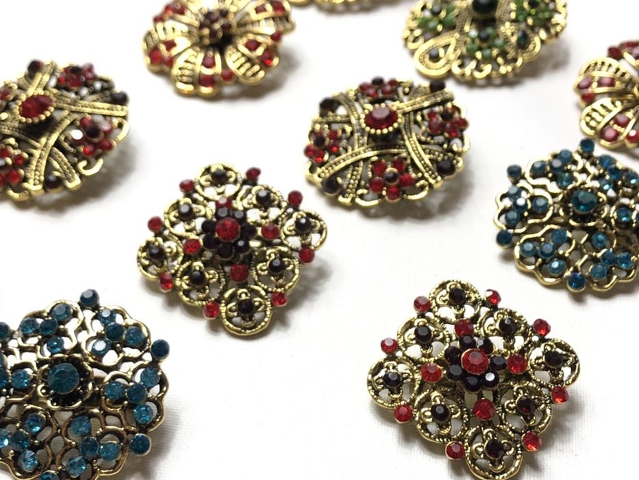 Piękna elegancka broszka