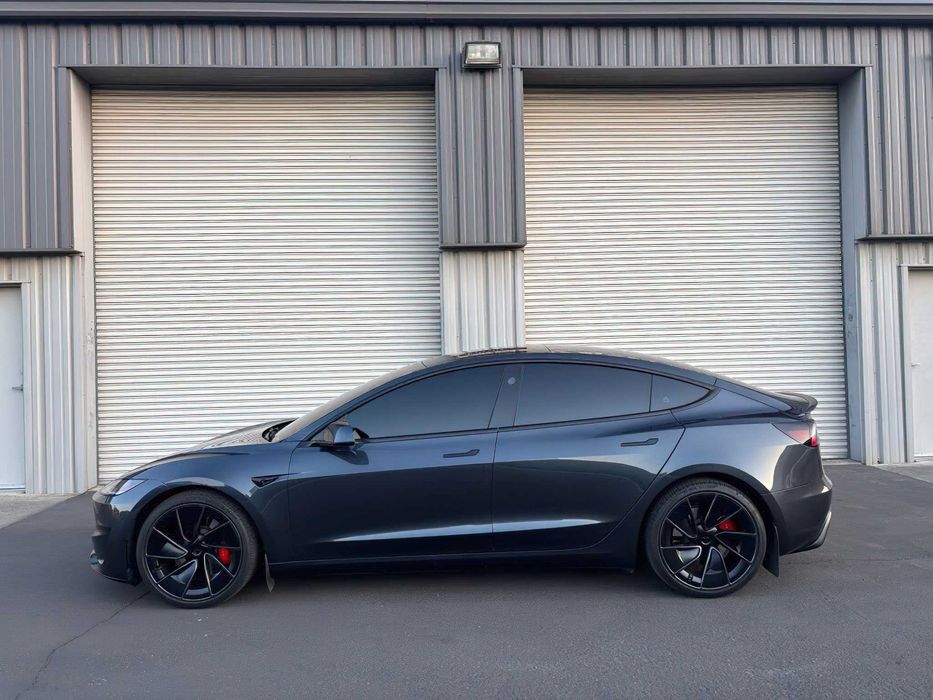 Tesla Model 3 Performance      2025