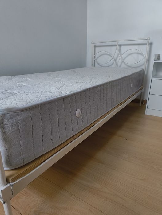 Cama de ferro antiga +estrado + colchão