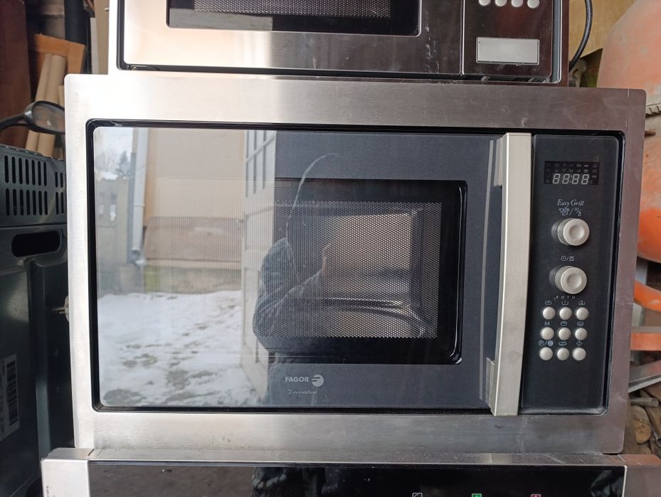 Німецька потужна вбудована мікрохвильова піч Fagor.Стан нової