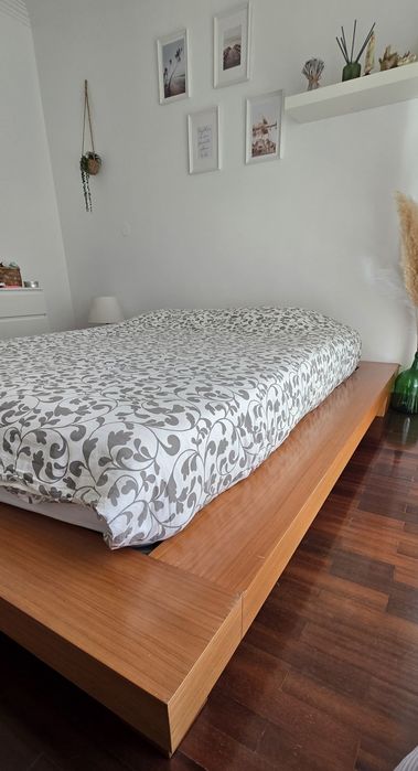 Cama de casal com estrado
