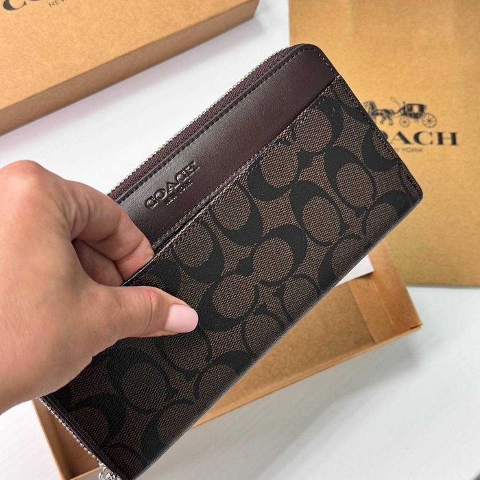 Кошелек COACH, Гаманець COACH