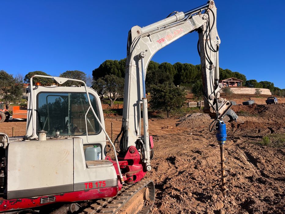 Giratoria Takeuchi 175 TB