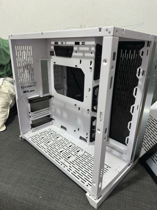 Lian li O11 dynamic + watercooler 360mm