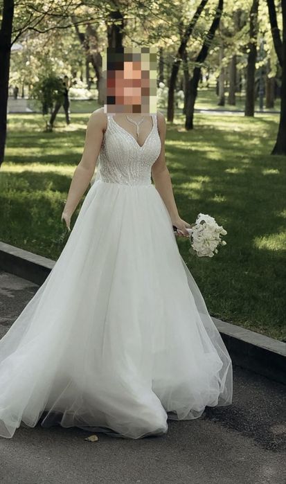 Продам весільну сукню