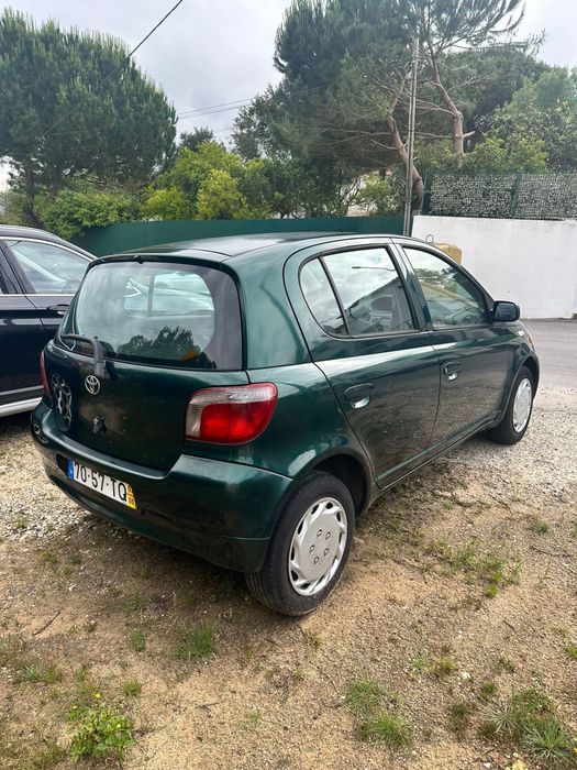 Toyota Yaris 1.0 VVT-i Línea Luna (2002) – Económico e Fiável. Poucos kms