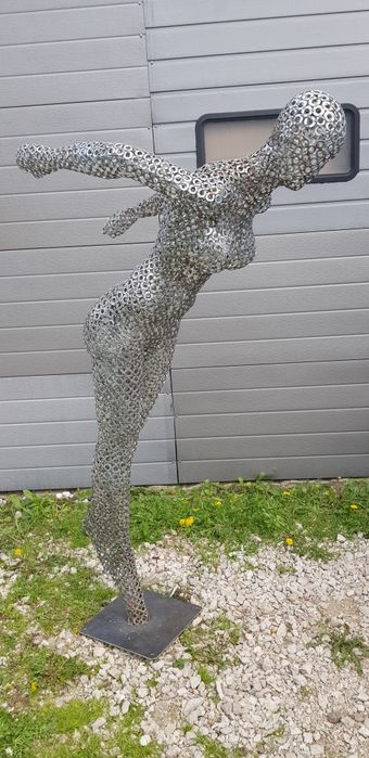 Figura kobiety, Rękodzieło