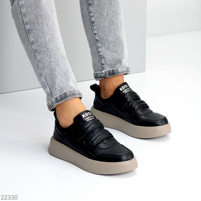 Жіночі шкіряні кеди в кольорах