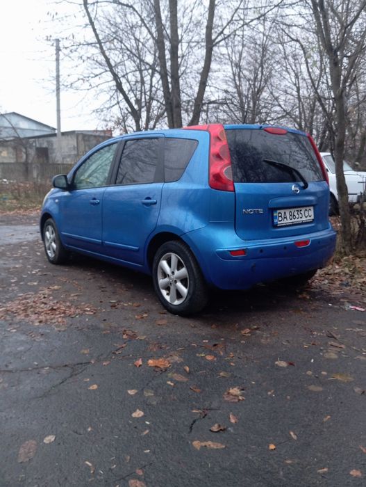 Автомобіль Нісан Ноут