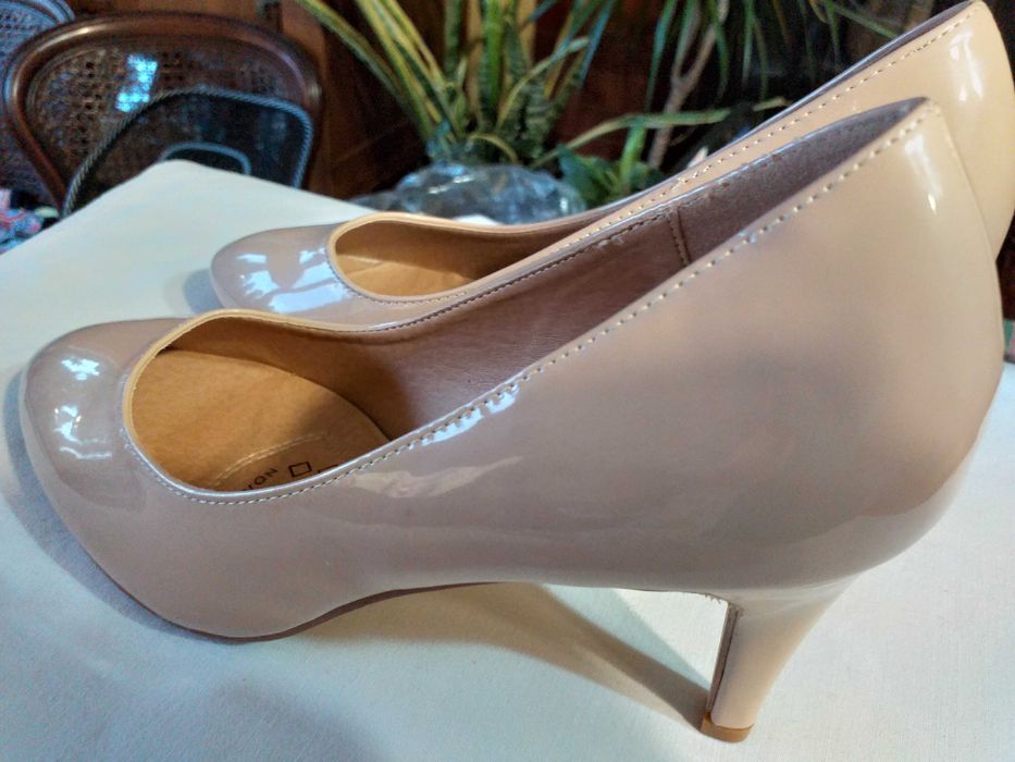 Avon Beżowe Szpilki Lakierowane Czółenka rozm. 39, NOWE!