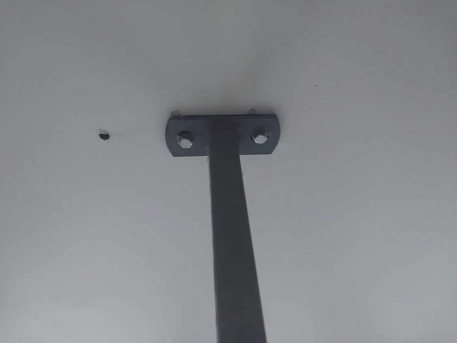 Drążek do podciągania sufitowy