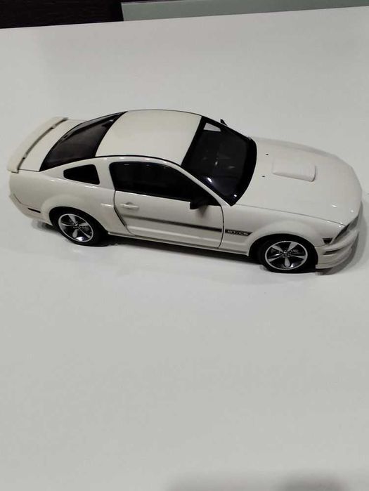 Ford mustang 5 gt/cs