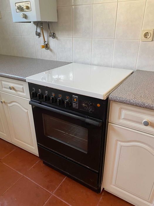 Fogão Miele elétrico com forno