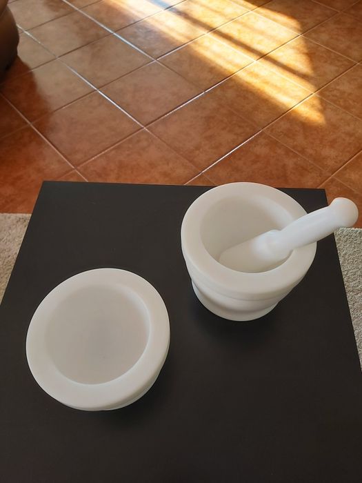 2 Almofariz com 1 Pilão em baquelite