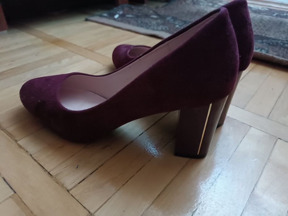 Продам жіночі нові туфлі