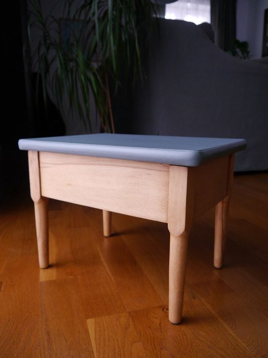 Pudełko na nóżkach, mały niciak po renowacji