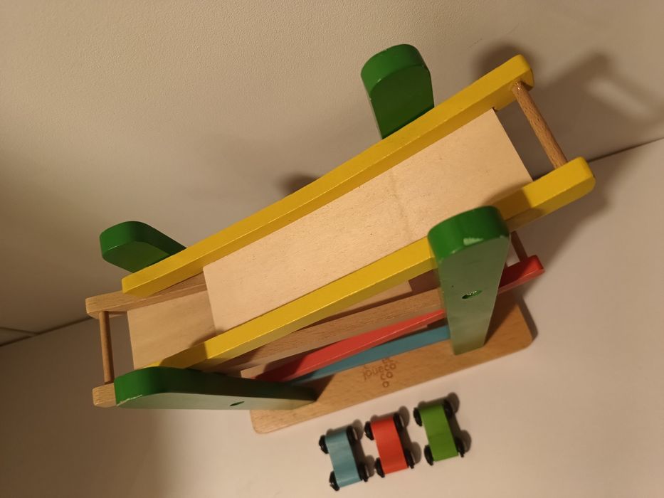 Zjeżdżalnia dla aut autek Joueco drewniana