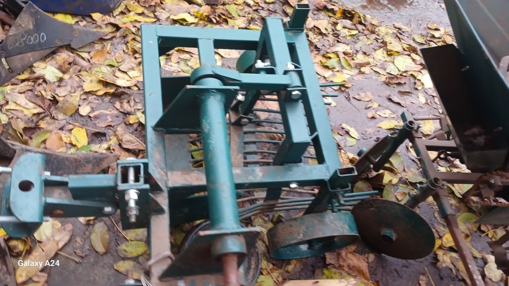 Картоплесаджалка до мототрактора