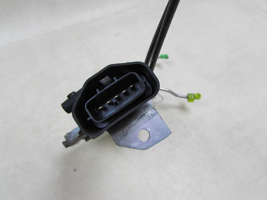 Mitsubishi Canter Fuso 7C15 Zamek Drzwi Lewy Przod 13-21