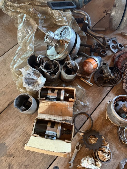 Запчастини до мотоцикла ИЖ Планета нові оригінал, моторна цеп ВАЗ 2106