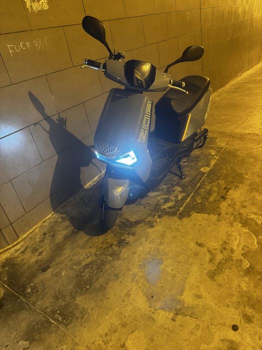 Scooter elétrica