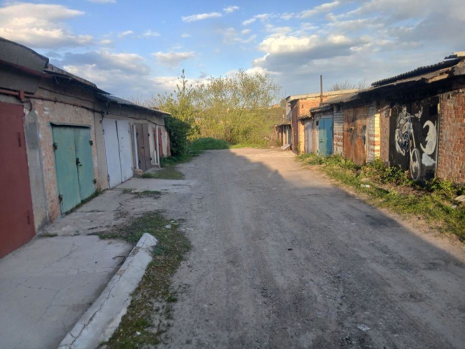 Продам гараж  АГК  Кубанский