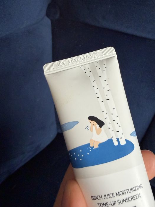 Kultowe kosmetyk koreańsk Round Lab Tone-Up SPF50+