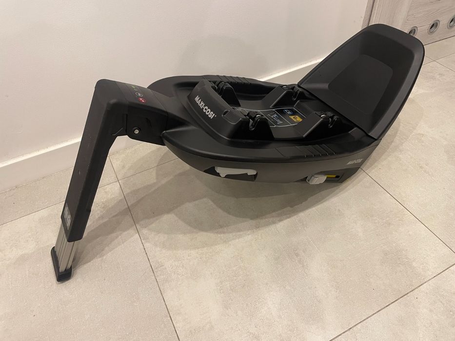 Maxi-Cosi Pebble PRO Essential Graphite z bazą