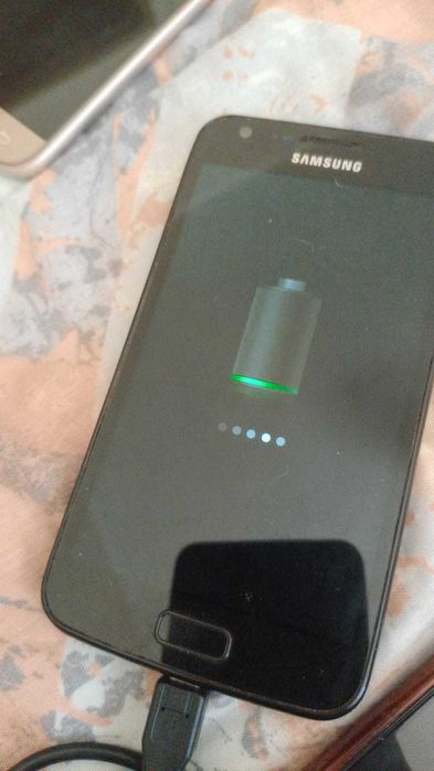 Telemóveis sem uso + tablet (para peças/ para uso)