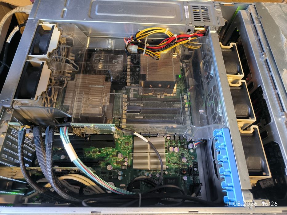 Сервер Supermicro два Xeon E5645 DDR3 24Gb SAS 8Tb