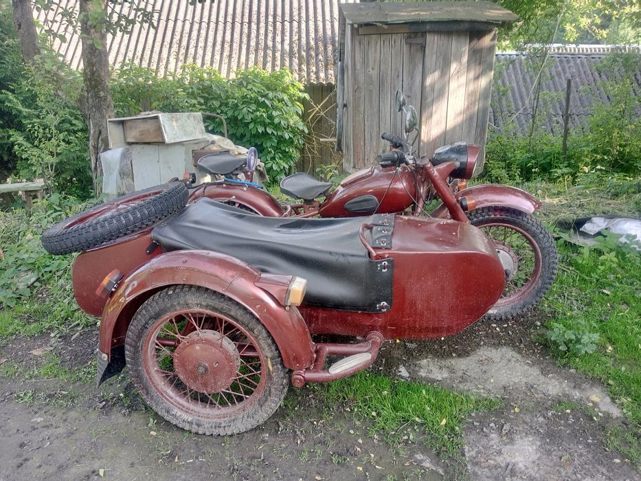Мотоцикл нова гума з коляскою реставрований на ходу