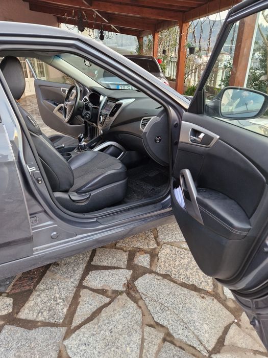 Hyundai veloster64695014694786124