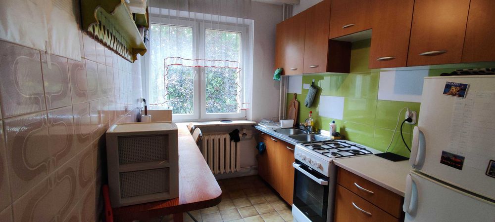Pokój w mieszkaniu wyłącznie dla kobiet, 400 metrów od metra Stokłosy