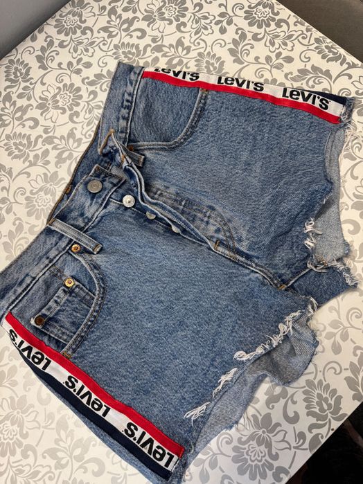 Szoty damskie Levis  24