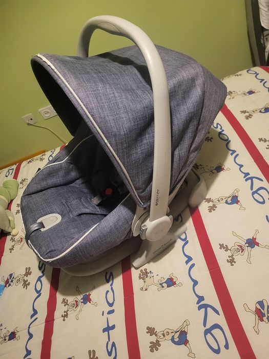 Carrinho de bebé da bébécar