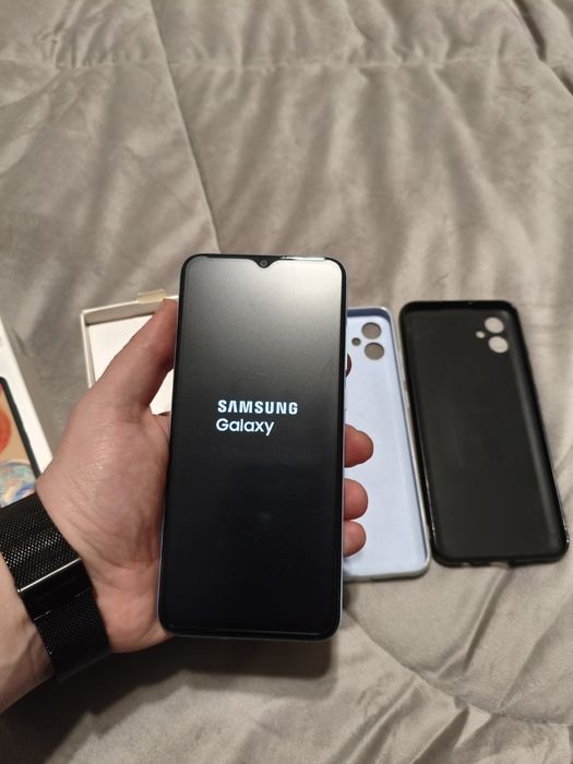 Samsung galaxy a04e 3/32 идеальное состояние.Полный комплект.андроид14