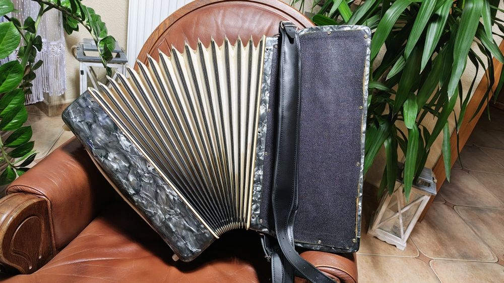 Akordeon Hagstrom 96bas, nie Weltmeister