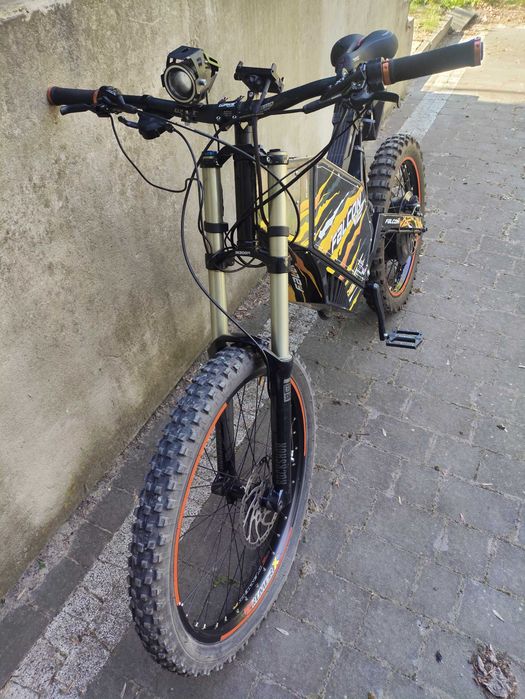 Rower elektryczny Falcon 6000W przebieg 200km