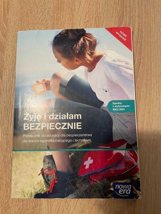 Podręcznik Żyję i działam bezpiecznie