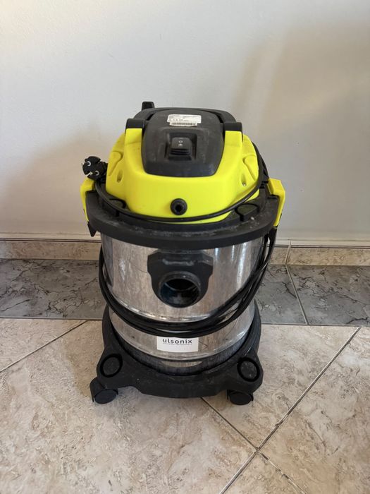 Vendo maquina de escovar e aspirador de po industrial