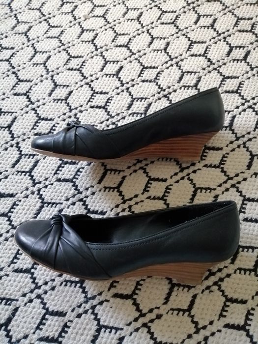 Sapatos pretos Aldo