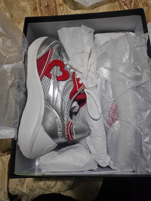 Sapatilhas mochino running novas 80€ original caixa